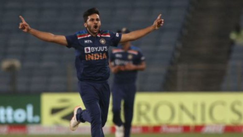 IPL 2022 Mega Auction Live Update: आईपीएल नीलामी जारी, दिल्ली कैपिटल्स ने शार्दुल ठाकुर को 10.75 करोड़ में खरीदा