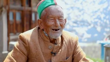 Himachal Pradesh By-Election 2021: भारत के सबसे बुजुर्ग मतदाता श्याम सरन नेगी ने हिमाचल में किया मतदान