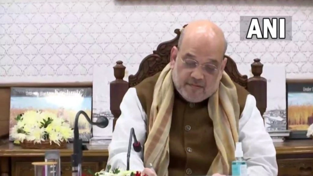 Jammu-Kashmir: गृह मंत्री अमित शाह तीन दिवसीय जम्मू-कश्मीर दौरे पर, सुरक्षा समीक्षा को लेकर उच्च अधिकारियों के साथ की बैठक