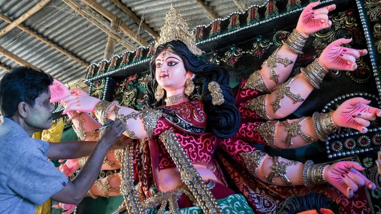 Navratri 2021 Guidelines: गरबा-डांडिया के बिना महाराष्ट्र में मनाई जाएगी नवरात्रि, इन नियमों का भी रखना होगा ध्यान