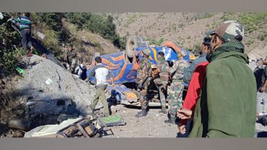 Jammu-Kashmir: जम्मू-कश्मीर में बड़ा हादसा, यात्रियों से भरी बस खाई में गिरी, 8 की मौत कई घायल