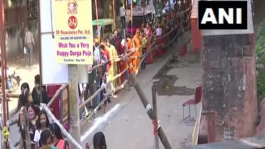 Durga Ashtami 2021: दिल्ली के काली मंदिर में दर्शन के लिए पहुंचे भक्त, महा अष्टमी पर की पूजा-अर्चना