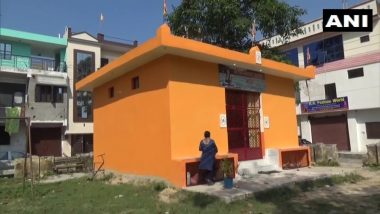 उत्तर प्रदेश: कैंपस में गंदगी पाए जाने पर प्रशासन ने मंदिरों पर लटकाया ताला, धर्मगुरु ने कार्रवाई को बताया विवेकहीन