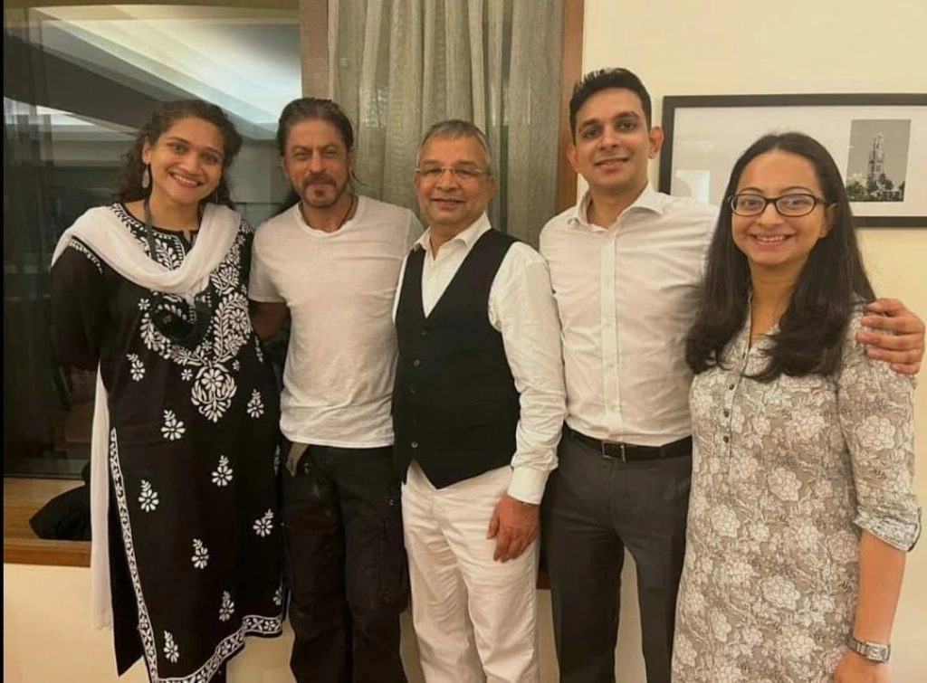 आर्यन खान को जमानत मिलने पर किंग खान ने अपनी कानूनी टीम को दी बधाई