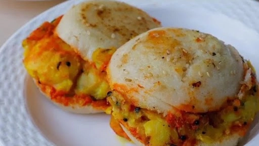 इंटरनेट पर वायरल हुई इडली वड़ा पाव की तस्वीरें, आयी मीम्स और जोक्स की बाढ़, देखें रिएक्शन्स