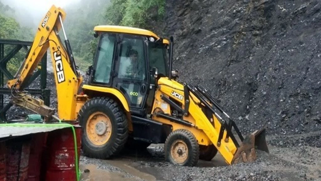 Uttarakhand: भारी बारिश से तबाही- अब तक 5 की मौत, नैनीताल की प्रसिद्ध माल रोड तक पहुंचा झील का पानी