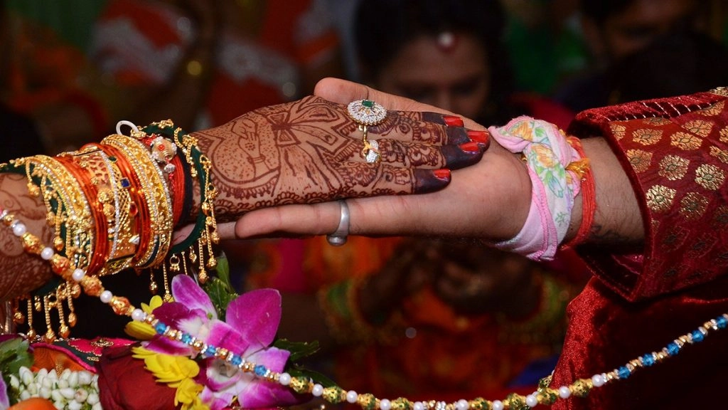 यूपी: एक आदमी ने अपनी पत्नी की शादी उसके प्रेमी से कराई