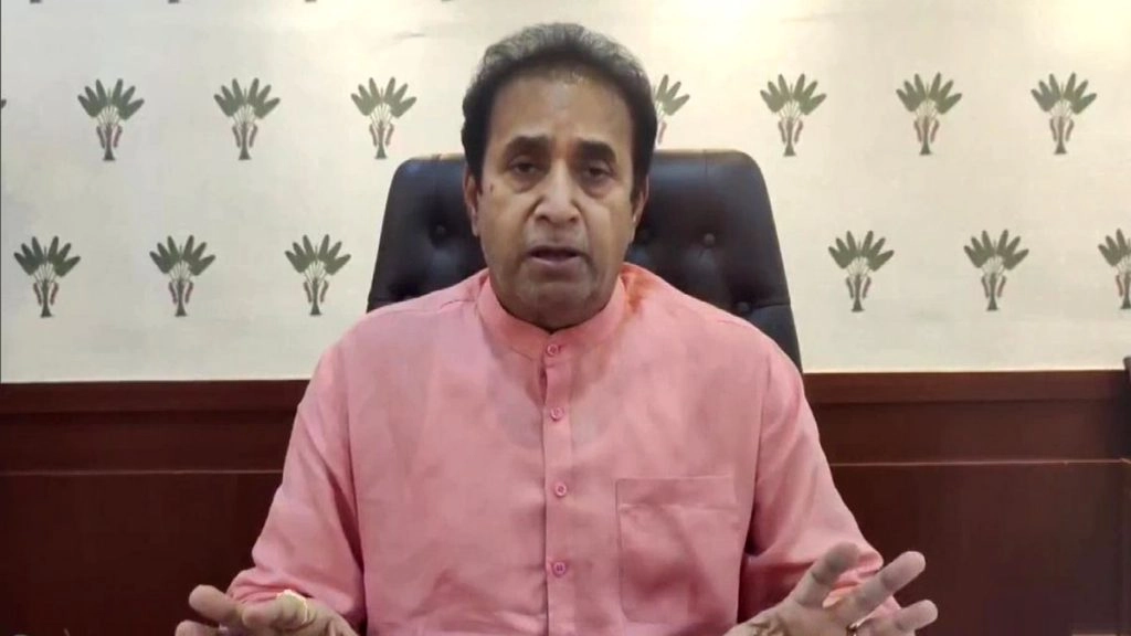 ईडी के समक्ष पेश हुए अनिल देशमुख