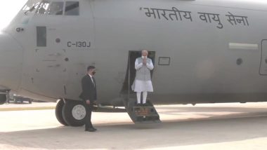 VIDEO: पीएम मोदी को लेकर पूर्वांचल एक्सप्रेसवे पर लैंड हुआ भारतीय वायुसेना का सी-130जे सुपर हरक्यूलिस विमान, देखें वीडियो