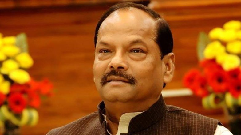 झारखंड की कमान मुख्यमंत्री हेमंत सोरेन के नहीं, ‘बिचौलियों’ के हाथ में है: रघुबर दास