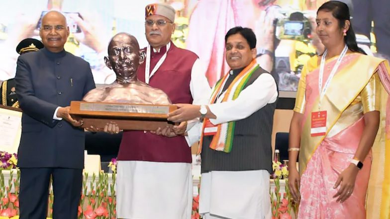 छत्तीसगढ़ को लगातार तीसरे साल मिला देश का सबसे स्वच्छ राज्य का पुरस्कार, राष्ट्रपति के हाथों सीएम भूपेश बघेल ने ग्रहण किया अवार्ड