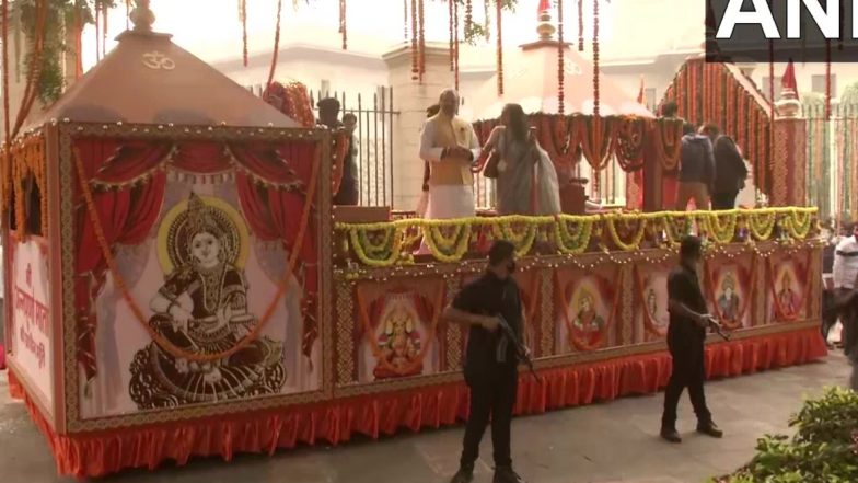 100 साल बाद फिर काशी में विराजमान होंगी मां अन्नपूर्णा, यूपी सरकार को सौंपी गई कनाडा से लाई गई दुर्लभ प्रतिमा, प्राण प्रतिष्ठा के लिए हो रहा भव्य कार्यक्रम