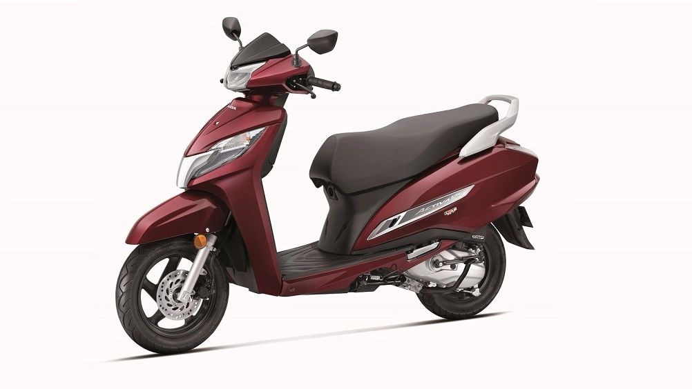 दिल्ली: इस नंबर प्लेट के कारण घर से बाहर नहीं जा पा रही लड़की 