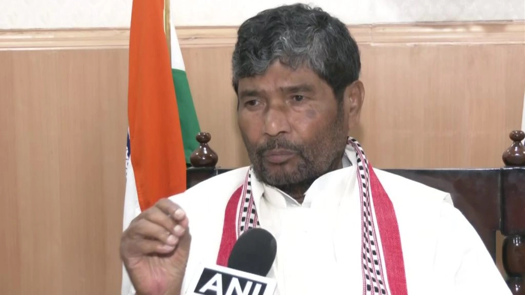 Bihar Political Crisis: केंद्रीय मंत्री पशुपति कुमार पारस ने कहा, हम NDA के साथ ही रहेंगे