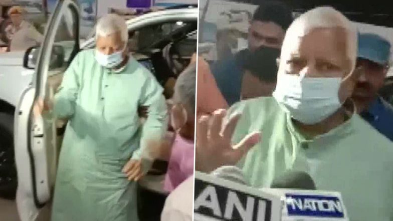 Bihar: पटना एयरपोर्ट पर पत्नी और बेटे तेजस्वी के साथ दिखे लालू यादव, इलाज के लिए जा रहे हैं दिल्ली