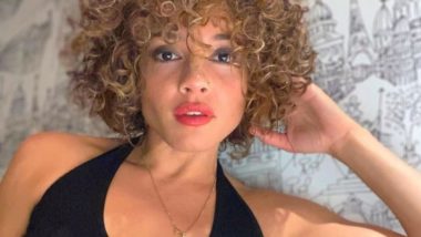 Sophia Urista ने ‘ब्रास अगेंस्ट फ्रंटवुमन’ बैंड के परफॉर्मेंस के दौरान एक फैन के चेहरे पर किया पेशाब (Watch Video)