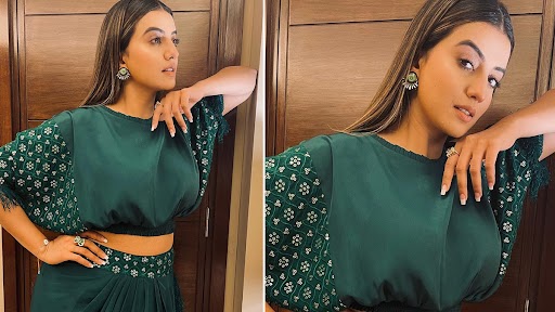 Akshara Singh Photos: भोजपुरी एक्ट्रेस अक्षरा सिंह ने डार्क ग्रीन ड्रेस में शेयर की फोटोज, खुले बालों में ढा रही हैं कहर, देखें फोटोज