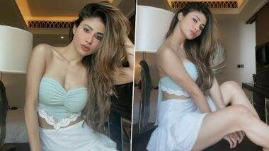 Mouni Roy Hot Video: मौनी रॉय ने स्काई ब्लू शॉर्ट स्कर्ट और स्ट्रिप लेस टॉप में शेयर किए क्लिप्स, वीडियोज देख हो जाएंगे मदहोश