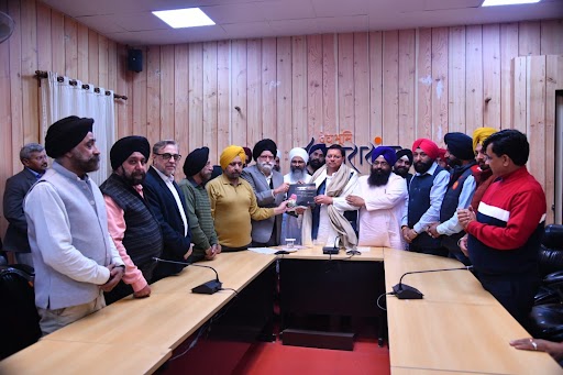 हेमकुंड साहेब रोप वे के लिए विभिन्न गुरुद्वारों के प्रतिनिधियों ने मुख्यमंत्री का जताया आभार