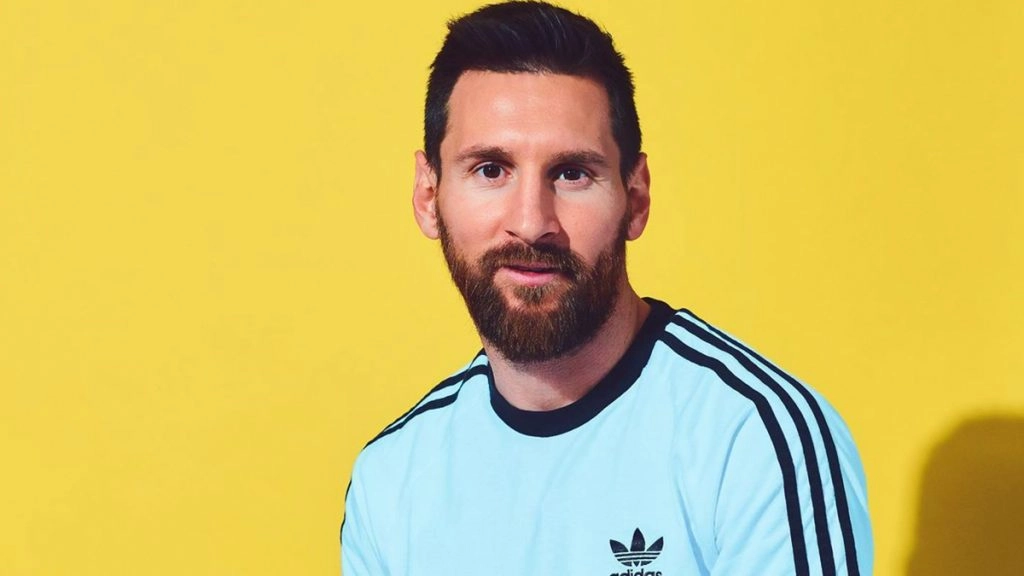 मेस्सी रिकॉर्ड सातवीं बार वर्ष सर्वश्रेष्ठ फुटबॉलर, पुतेलास सर्वश्रेष्ठ महिला खिलाड़ी