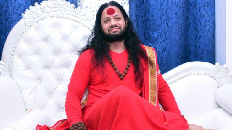 महात्मा गांधी के खिलाफ अपशब्दों का प्रयोग करने के आरोप में धर्म गुरु कालीचरण महाराज गिरफ्तार