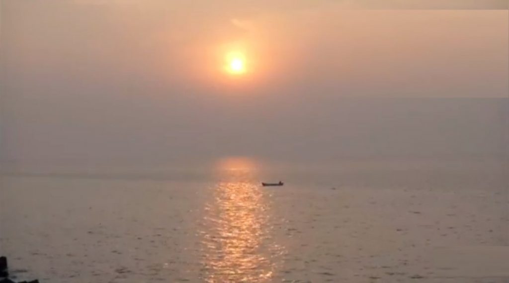 सूर्य देव को प्रसन्न करने के लिए रविवार को करें ये सरल उपाय! नहीं रहेगी जीवन में धन और मान-सम्मान की कमी!