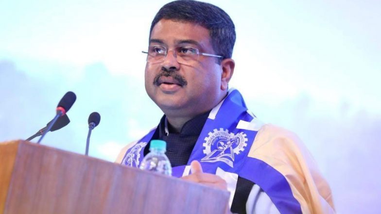 अखिलेश यादव के मुफ्त बिजली के वादे पर बोले धर्मेंद्र प्रधान, लाल टोपी वालों को इस बार भी लगेगा झटका