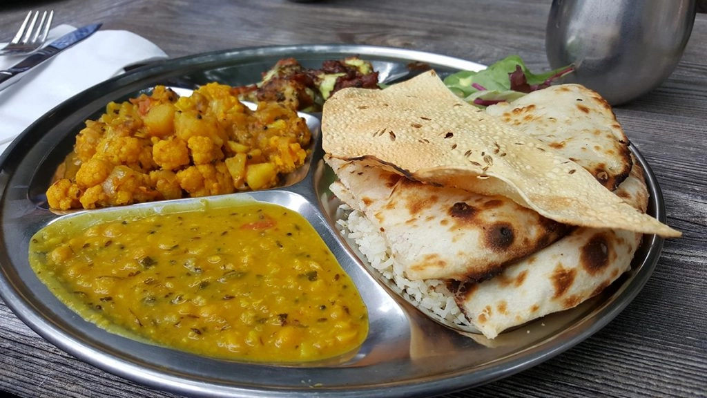 UP: खिलाड़ियों को परोसा गया शौचालय में रखा खाना