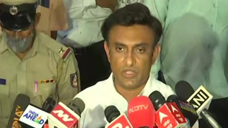 Omicron in India: ओमिक्रान को लेकर कर्नाटक में बढ़ सकती है टेंशन, स्वास्थ्य मंत्री डॉ के. सुधाकर ने कहा- पॉजिटिव के संपर्क में आए 260 से ज्यादा लोग
