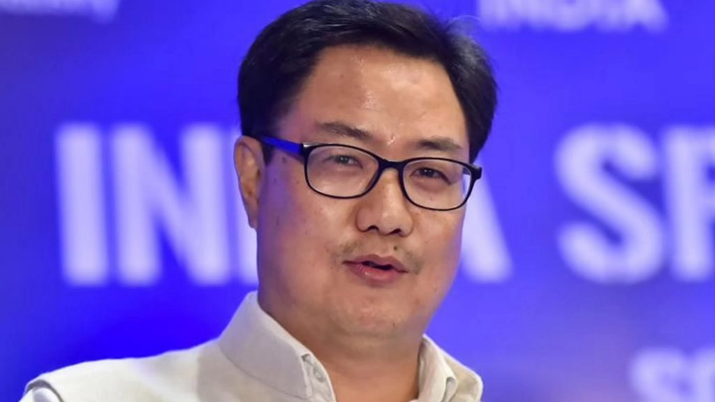 समझ नहीं आता कि केजरीवाल और उनका गिरोह हिंदुत्व से इतनी नफरत क्यों करता है: किरेन रीजीजू 