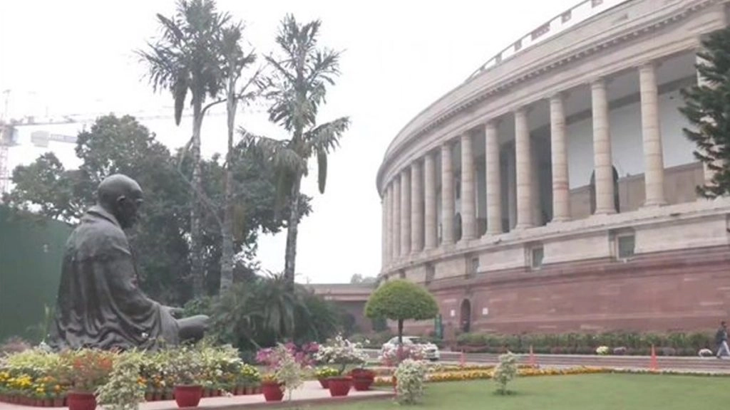 मिर्जापुर के खूबसूरत कालीन, महाराष्ट्र के सागवान से बने फर्नीचर से सुसज्जित होगा नया संसद भवन