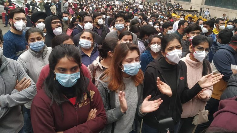 एफआईआर वापस लेने तक प्रदर्शन जारी रखेंगे दिल्ली के रेजिडेंट डॉक्टर