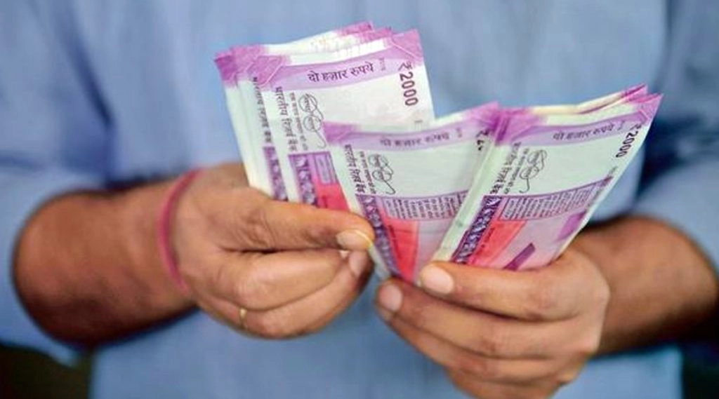 2022 में इतनी बढ़ सकती है केंद्र सरकार के कर्मचारियों की सैलरी 