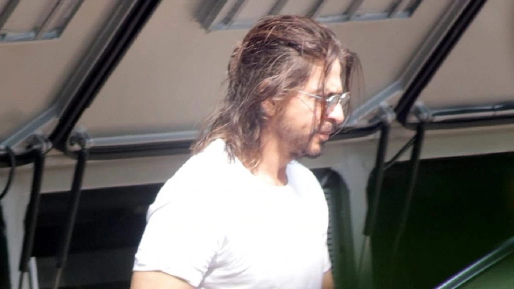 शाहरुख खान की शूटिंग सेट पर हुई वापसी, ड्रग्स केस के चलते मचे बवाल के बाद लाइमलाइट से थे दूर