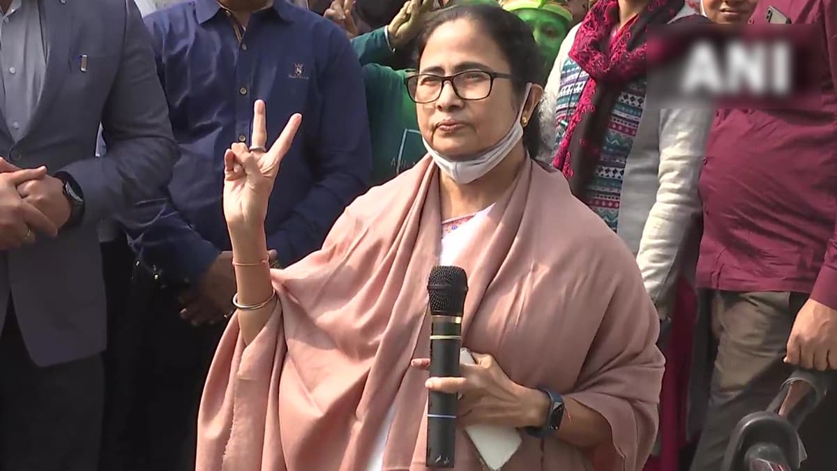UP Elections: वाराणसी में मुख्यमंत्री ममता बनर्जी को दिखाए गए काले झंडे