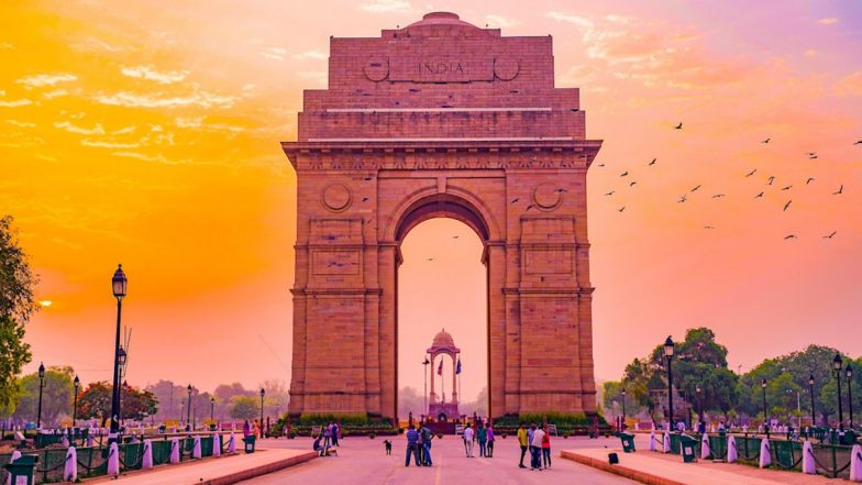 कोरोना के खौफ से दिल्ली में बढ़ी पाबंदिया, प्राइवेट दफ्तर, रेस्टोरेंट और बार बंद