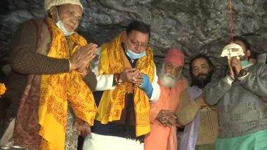 उत्तराखंड: देहरादून के श्री टपकेश्वर महादेव मंदिर पहुंचे CM धामी, प्रदेशवासियों के स्वास्थ्य के लिए की प्रार्थना