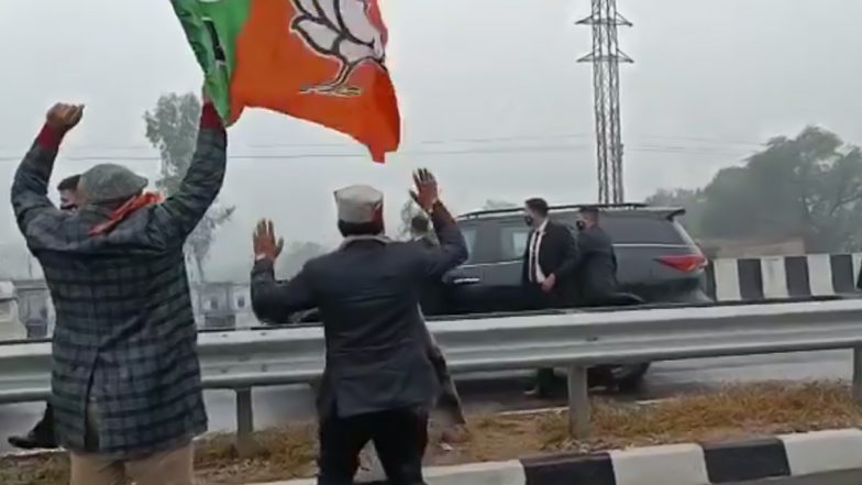 PM Modi's Security Lapse: यूथ कांग्रेस अध्यक्ष श्रीनिवास ने शेयर किया वीडियो, कहा- जरा कपड़ो से पहचानों मोदी जी, ये कौन लोग हैं?