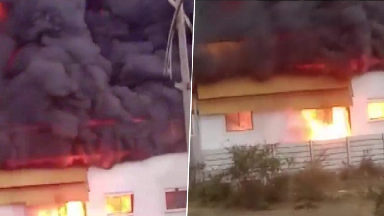 Fire in Maharashtra: कोल्हापुर में केमिकल फैक्ट्री में लगी भीषण आग, मौके पर दमकल की कई गाड़ियां मौजूद (VIDEO)