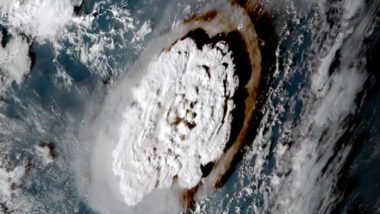 समुद्र के अंदर ज्वालामुखी फटने के बाद Tonga में सुनामी का अलर्ट जारी, VIDEO में देखें कुदरत के कहर का खौफनाक मंजर