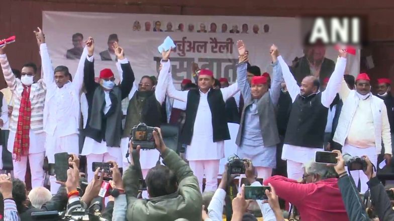 UP Election 2022: एसपी में बागी नेताओं को शामिल होने के बाद अखिलेश ने योगी पर कसा तंज, कहा- बाबा को क्रिकेट खेलना नहीं आता, इसलिए कैच छूट गया