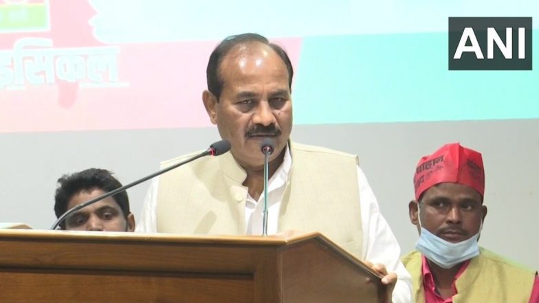 UP Election 2022: सपा में शामिल हुए योगी सरकार के पूर्व मंत्री दारा सिंह चौहान, कहा- हम अखिलेश भईया के साथ गरीबों की सरकार बनाएंगे