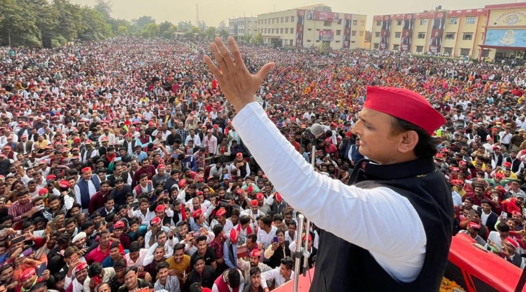 मुस्लिमों और यादवों की पार्टी वाली छवि से बाहर निकल आई सपा! 