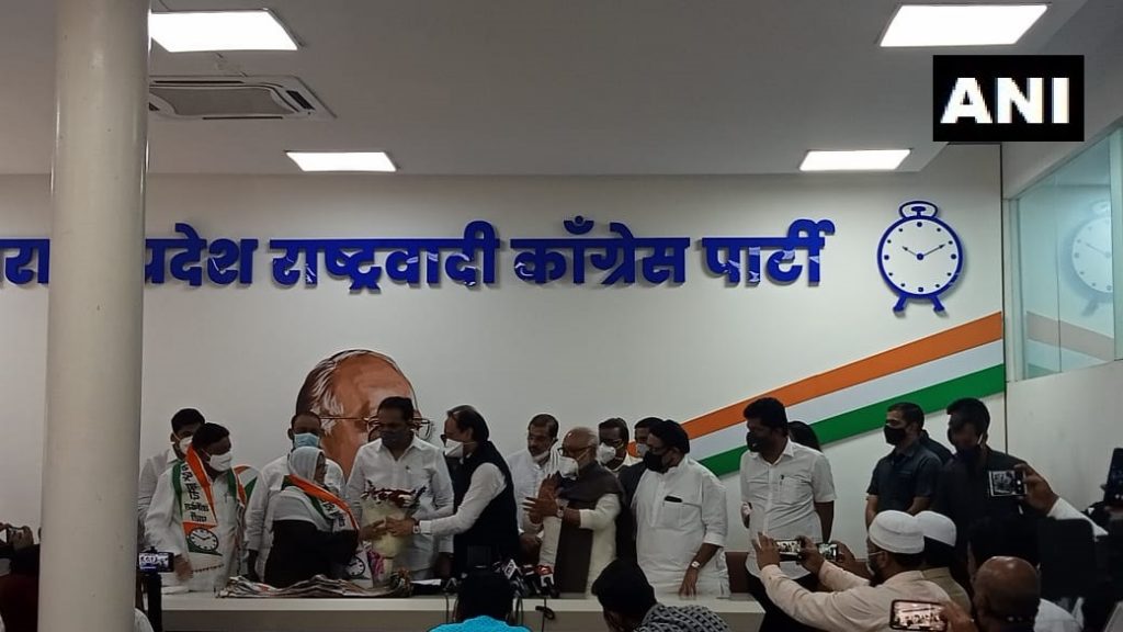 मालेगांव निगम चुनाव से पहले कांग्रेस को बड़ा झटका, मेयर समेत 28 पार्षद एनसीपी में शामिल