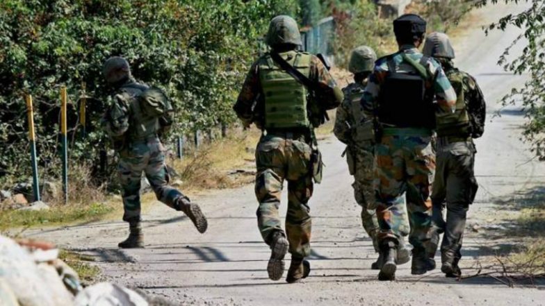 Kashmir: शोपियां में सुरक्षाबलों और आतंकियों के बीच मुठभेड़ जारी, जवानों ने इलाके को चारो तरफ से घेर