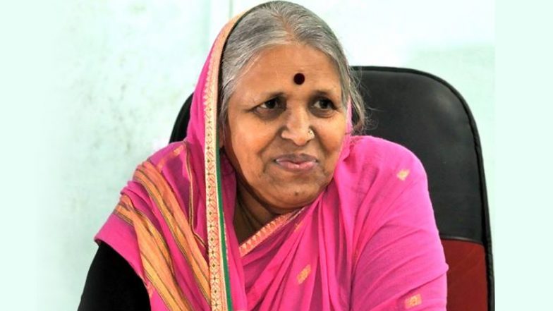 सामाजिक कार्यकर्ता सिंधुताई सपकाल का पुणे में राजकीय सम्मान के साथ अंतिम संस्कार