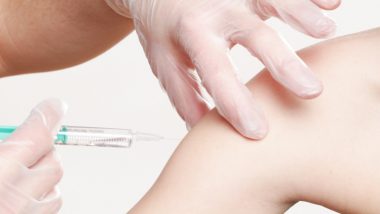 Corona Vaccination: 99 फीसदी लोगों को वैक्सीन की पहली और 70% से अधिक लोगों को दूसरी डोज लगी: CM योगी