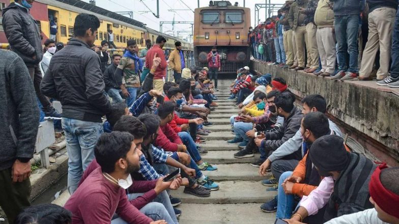 RRB NTPC: छात्रों के विरोध प्रदर्शन में खान सर समेत कई कोचिंग संस्थाओं पर FIR दर्ज
