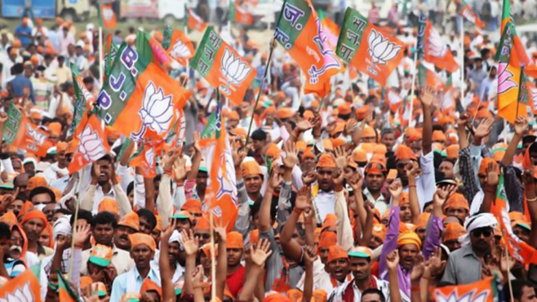 Elections 2022: लगातार बढ़ रहा है कोरोना का खतरा, 15 जनवरी के बाद भी चुनावी रैलियों पर जारी रह सकती है रोक