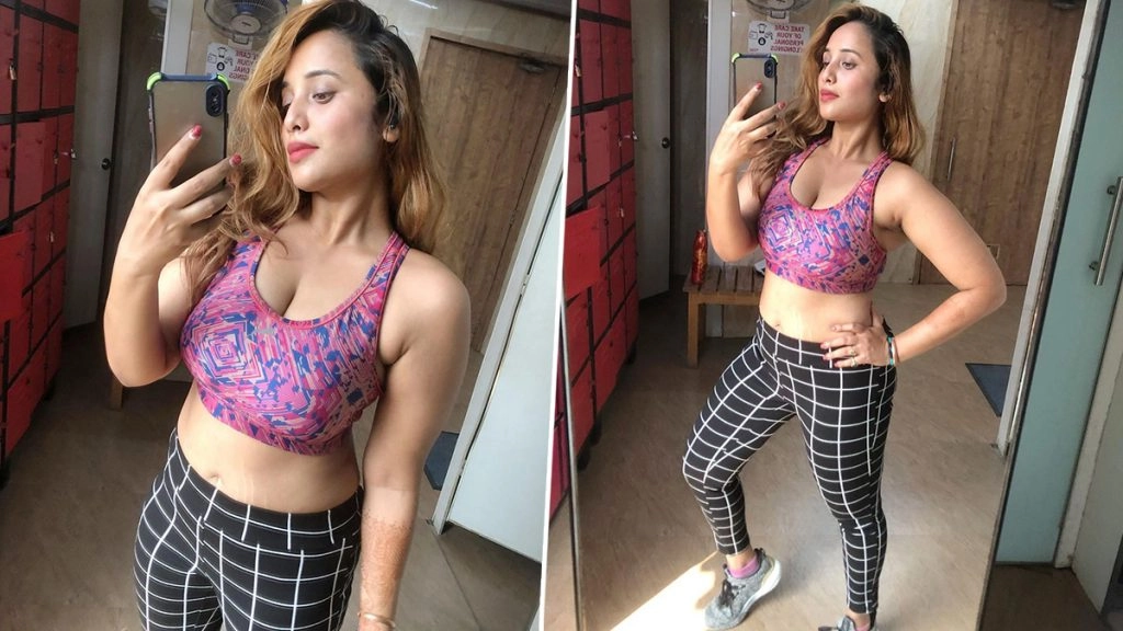 भोजपुरी एक्ट्रेस रान चटर्जी ने स्पोर्ट्स ब्रा पहनकर पोस्ट की हॉट फोटोज, ट्रोलर्स की लगाईं क्लास